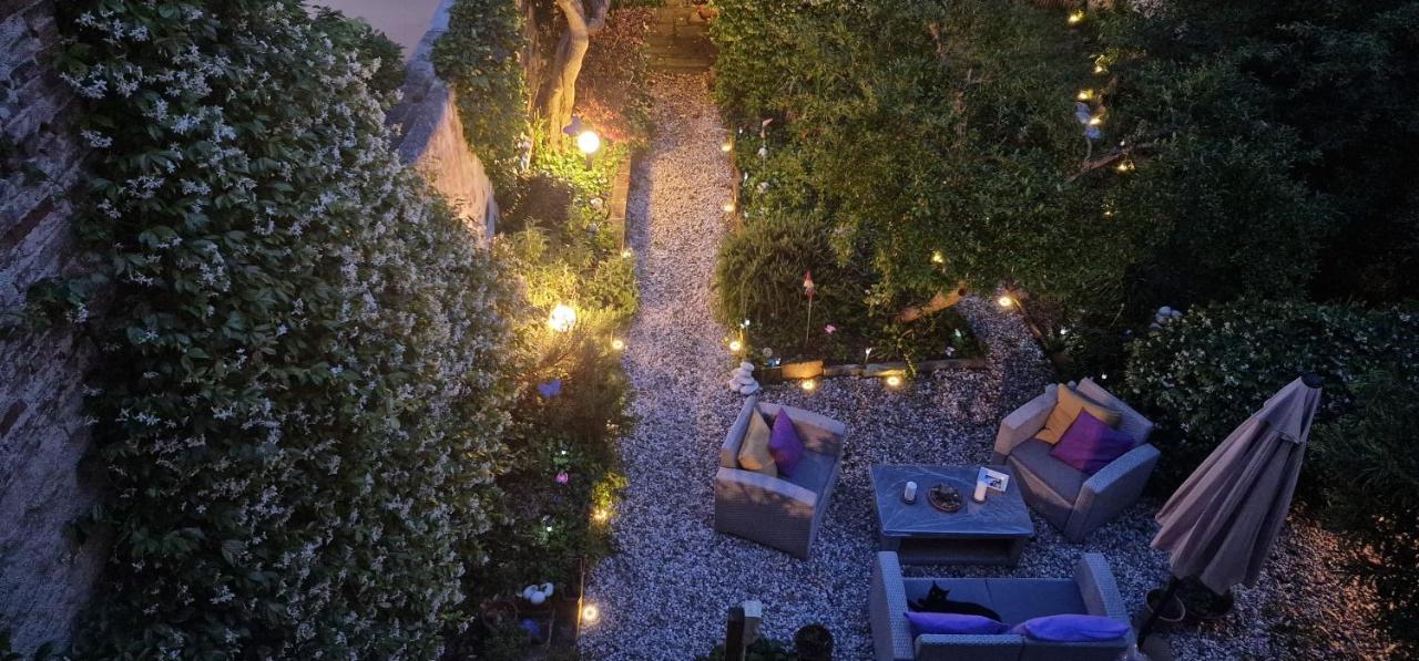 Monica Appartamento Con Giardino Al Ponte Vecchio ฟลอเรนซ์ ภายนอก รูปภาพ