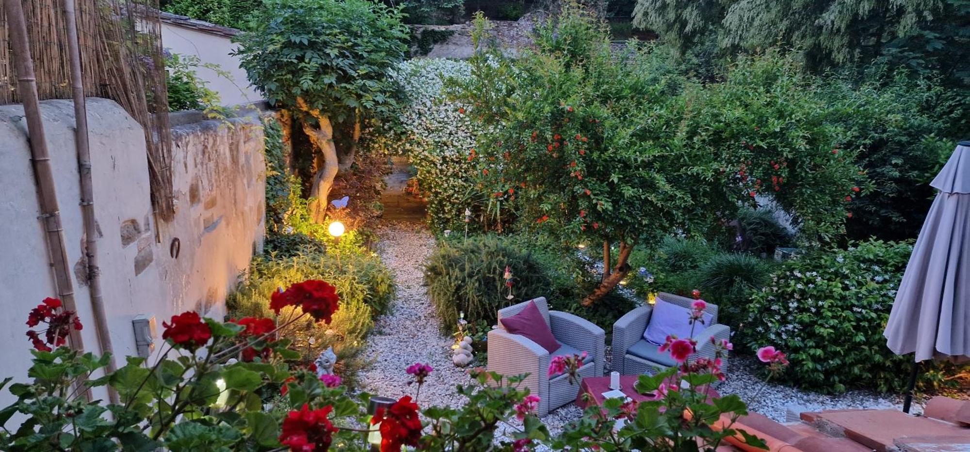 Monica Appartamento Con Giardino Al Ponte Vecchio ฟลอเรนซ์ ภายนอก รูปภาพ