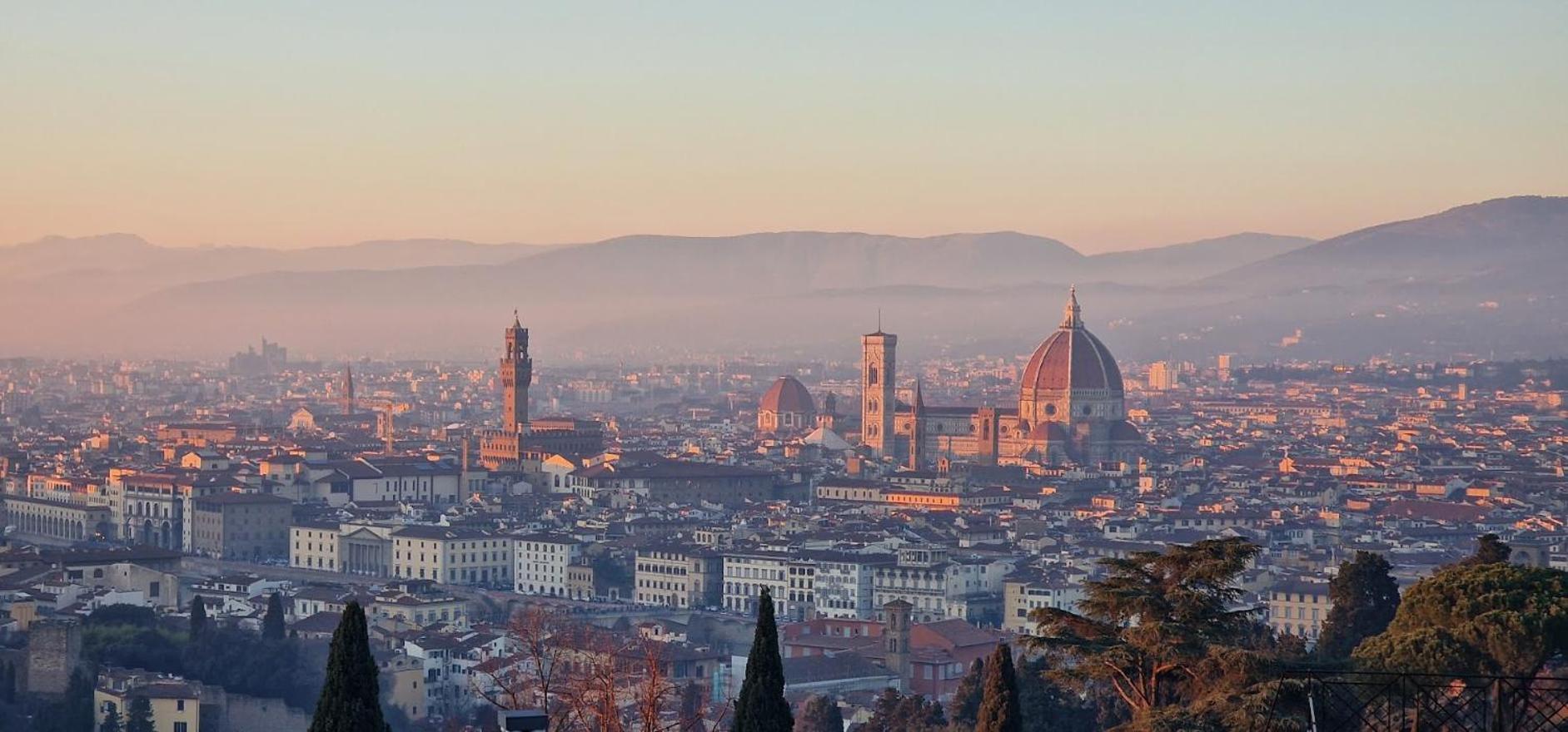 Monica Appartamento Con Giardino Al Ponte Vecchio ฟลอเรนซ์ ภายนอก รูปภาพ